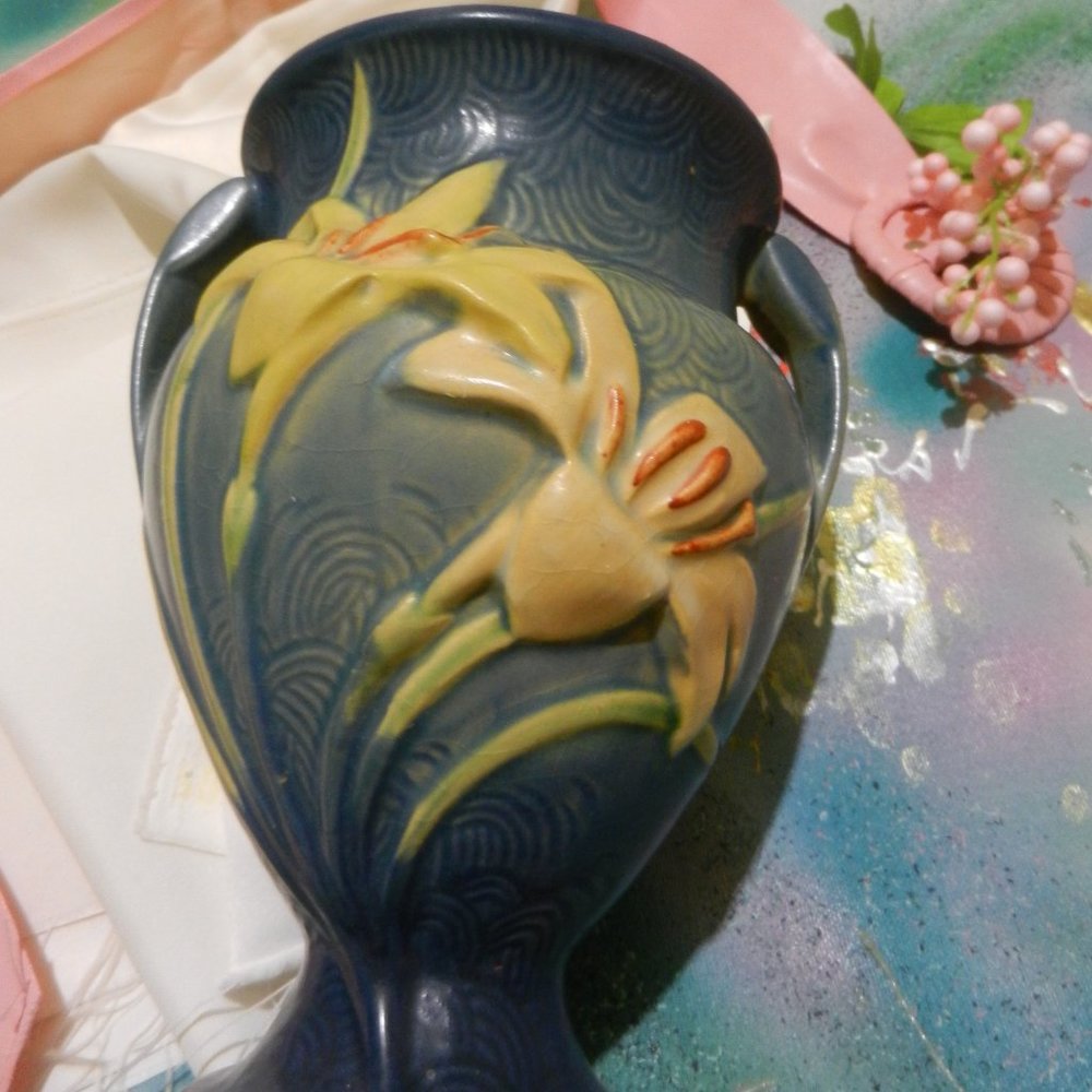 VTG Roseville USA Zephyr Lily urn 2 handled vase ceramic art piece home accent - Picture 7 of 8
